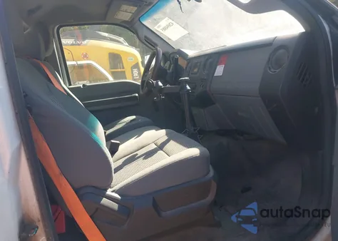 2015 Ford F-250 Xl/Xlt z USA, uszkodzony, nr VIN 1FDBF2B60FED21659